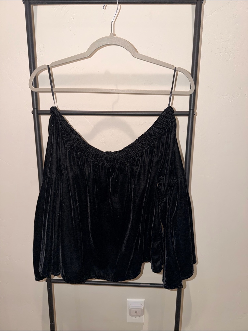 Hollister Black Off-Shoulder Velvet Women’s Top